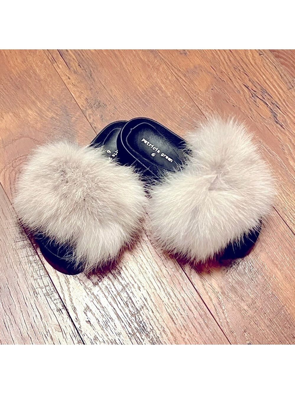 PATRICIA GREEN black slides with fur.. Size 6